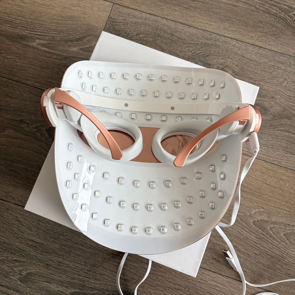 Auria LED Light Mask V1 - Picture 5 of 12